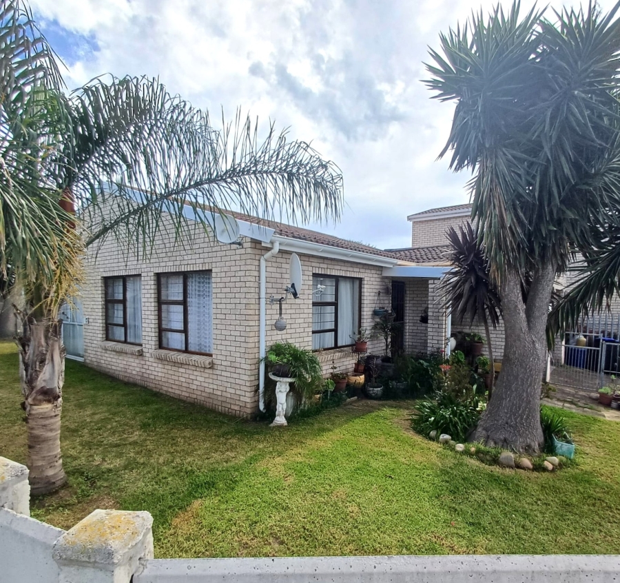 2 Bedroom Property for Sale in Wavecrest Eastern Cape